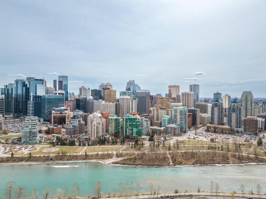 Chic 1Br Kensington Unit W/Parking Apartment Calgary Exterior photo
