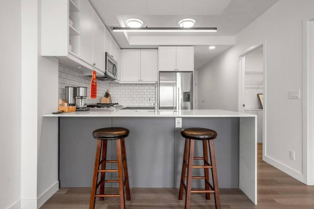 Chic 1Br Kensington Unit W/Parking Apartment Calgary Exterior photo