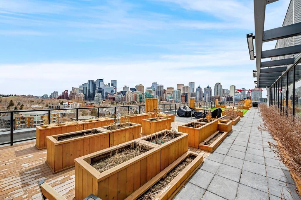 Chic 1Br Kensington Unit W/Parking Apartment Calgary Exterior photo