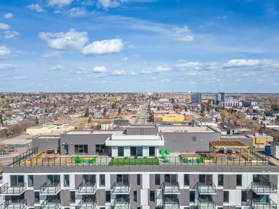 Chic 1Br Kensington Unit W/Parking Apartment Calgary Exterior photo