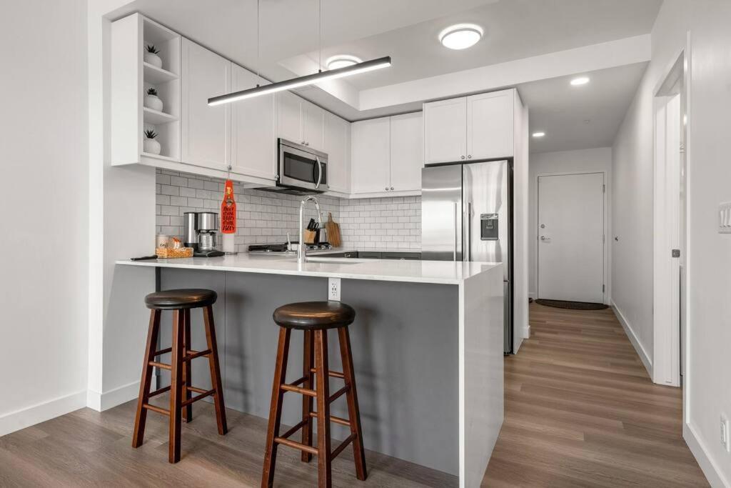 Chic 1Br Kensington Unit W/Parking Apartment Calgary Exterior photo