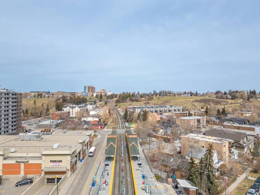 Chic 1Br Kensington Unit W/Parking Apartment Calgary Exterior photo